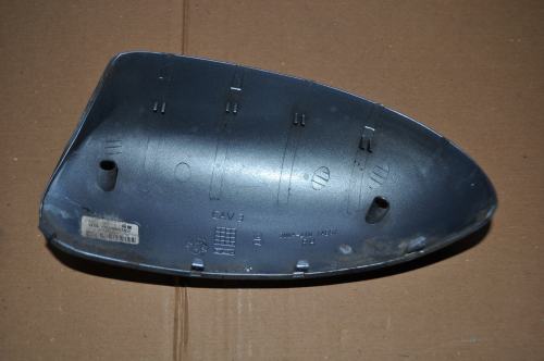 Ford - Focus - 5 drzwi - (2001 - 2004) - Lusterka / Obudowa strona prawa