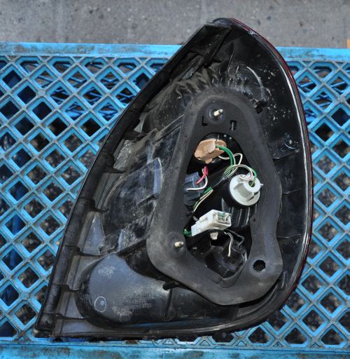 Toyota - Corolla - 3 drzwi - (1997 - 2002) - Oświetlenie / Lampa tylna lewa