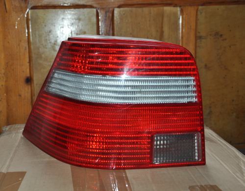 Volkswagen - Golf IV - 3 drzwi - (1997 - 2003) - Oświetlenie / Lampa tylna lewa