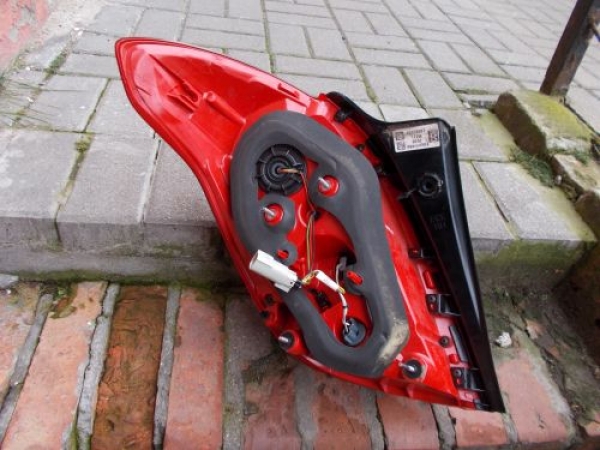 Opel - Mokka X - (2016-) - Oświetlenie / Lampa tylna  prawa