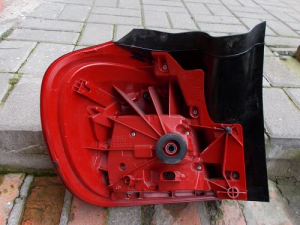 Mercedes-Benz - GLA - X156 - (2014-) - Oświetlenie / Lampa tylna  prawa