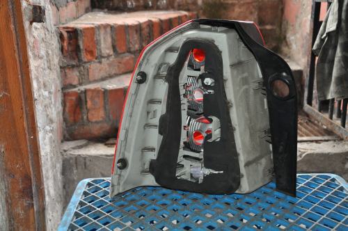 Opel - Zafira B - (2008 - 2014) - Oświetlenie / Lampa tylna  prawa