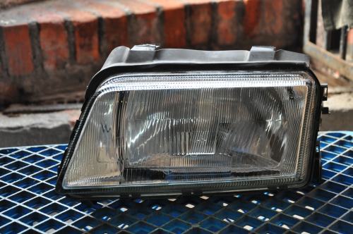 Audi - A4 - (1995 - 1999) - Oświetlenie / Lampa przednia lewa