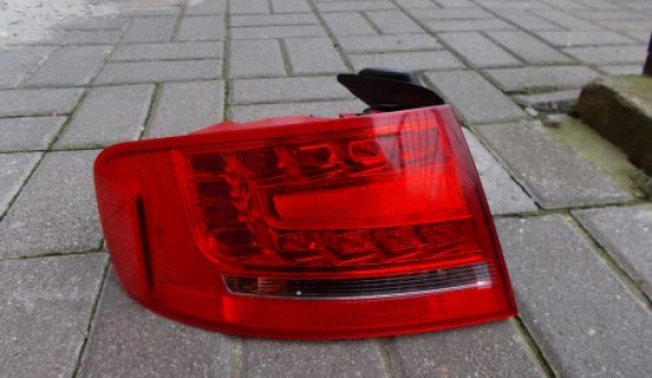 Audi - A4 - (2007 - 2012) - Oświetlenie / Lampa tylna lewa
