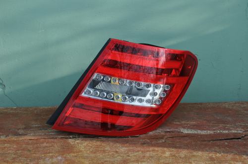 Mercedes-Benz - C-Klasa - S204 - Kombi - (2011 - 2014) - Oświetlenie / Lampa tylna  prawa