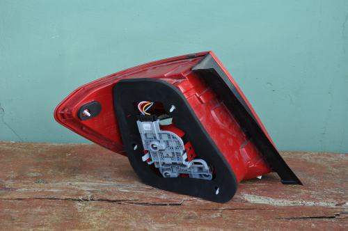 Mercedes-Benz - C-Klasa - S204 - Kombi - (2011 - 2014) - Oświetlenie / Lampa tylna  prawa