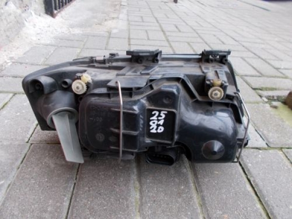 Audi - A6 - Kombi - (2002 - 2004) - Oświetlenie / Lampa przednia lewa