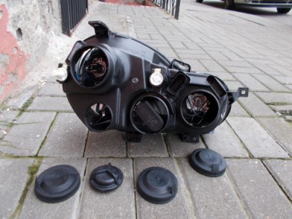 Volkswagen - Polo - 3 drzwi - (2001 - 2005) - Oświetlenie / Lampa przednia lewa