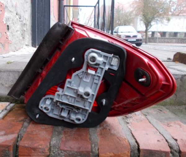 Mercedes-Benz - C-Klasa - S204 - Kombi - (2011 - 2014) - Oświetlenie / Lampa tylna lewa