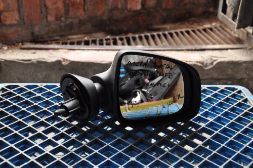 Dacia - Logan - (2008 - 2013) - Lusterka / Prawe ręczne wewnętrznie regulowane