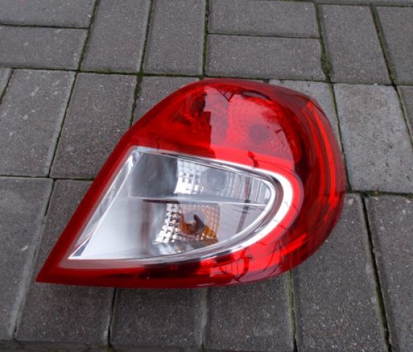 Renault - Clio - 3 drzwi - (2009 - 2012) - Oświetlenie / Lampa tylna  prawa