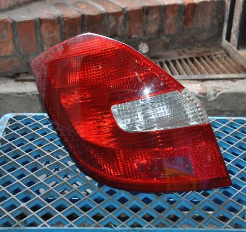 Skoda - Fabia - Kombi - (2008 - 2010) - Oświetlenie / Lampa tylna lewa