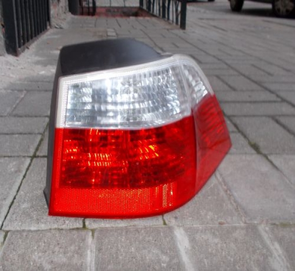 BMW - Seria 5 - E61 - Kombi - (2004 - 2007) - Oświetlenie / Lampa tylna  prawa