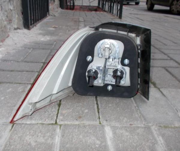 BMW - Seria 5 - E61 - Kombi - (2004 - 2007) - Oświetlenie / Lampa tylna  prawa