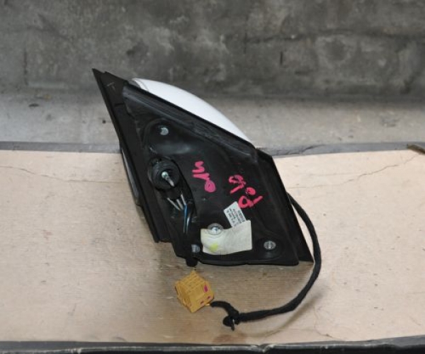 Volkswagen - Polo - 3 drzwi - (2009 - 2014) - Lusterka / Lewe ręczne wewnętrznie regulowane