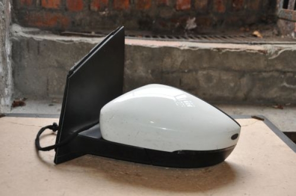 Volkswagen - Polo - 5 drzwi - (2009 - 2014) - Lusterka / Lewe ręczne wewnętrznie regulowane