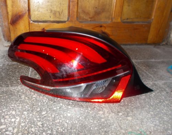 Peugeot - 208 - 5 drzwi - (2015-) - Oświetlenie / Lampa tylna lewa