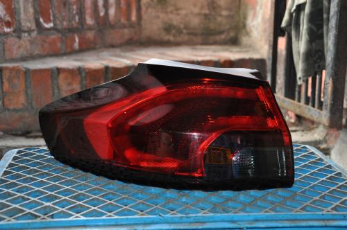 Opel - Zafira C - (2012 - 2016) - Oświetlenie / Lampa tylna lewa