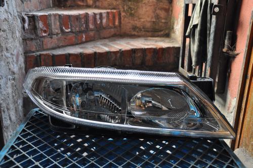 Renault - Laguna - Kombi - (2001 - 2005) - Oświetlenie / Lampa przednia prawa