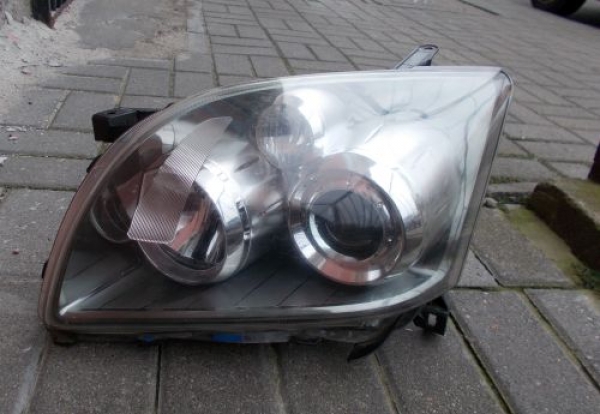 Toyota - Avensis - 5 drzwi - (2006 - 2009) - Oświetlenie / Lampa przednia   lewa Xenon