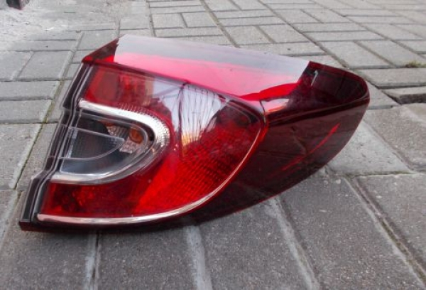 Renault - Megane - Kombi - (2012 - 2013) - Oświetlenie / Lampa tylna  prawa