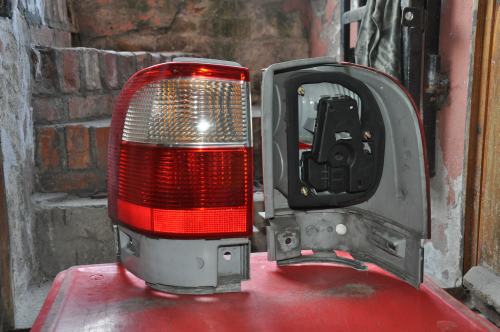 Ford - Galaxy -  (2000 - 2003) - Oświetlenie / Lampa tylna lewa