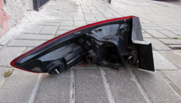 Renault - Megane - Kombi - (2012 - 2013) - Oświetlenie / Lampa tylna  prawa