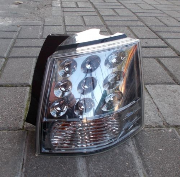 Mitsubishi - Outlander - (2007 - 2009) - Oświetlenie / Lampa tylna  prawa