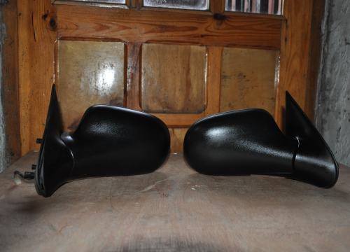 Suzuki - Swift - 3 drzwi - (1999 - 2002) - Lusterka /  Prawe elektryczne