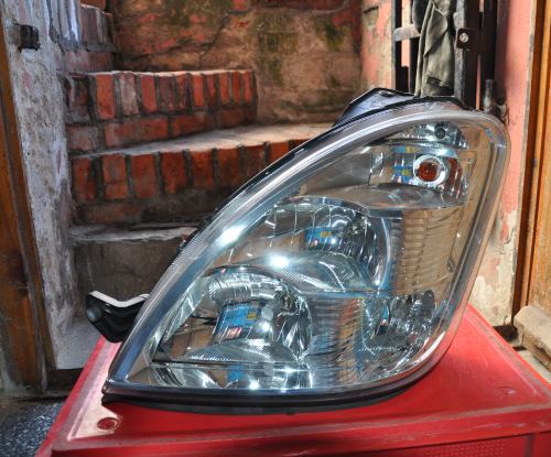 Iveco - Turbo Daily - (2006 - 2011) - Oświetlenie / Lampa przednia lewa