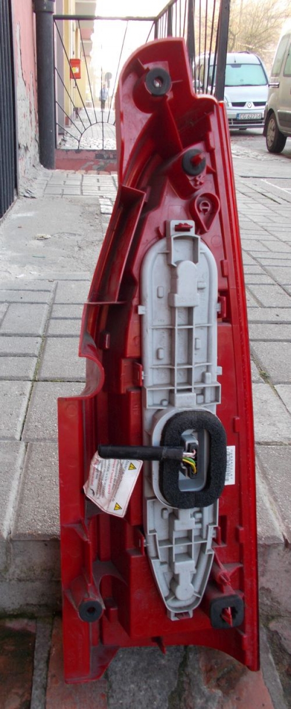Citroen  - Berlingo - Osob./Tow.- (2008 - 2012) - Oświetlenie / Lampa tylna lewa