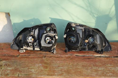 Renault - Clio - 5 drzwi - (2001 - 2005) - Oświetlenie / Lampa przednia prawa