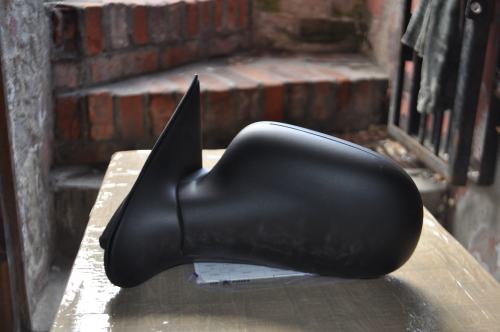 Suzuki - Swift - 5 drzwi - (1999 - 2002) - Lusterka /  Lewe elektryczne