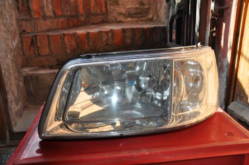 Volkswagen - T 5 - Osob./Tow.- (2003 - 2010) - Oświetlenie / Lampa przednia lewa