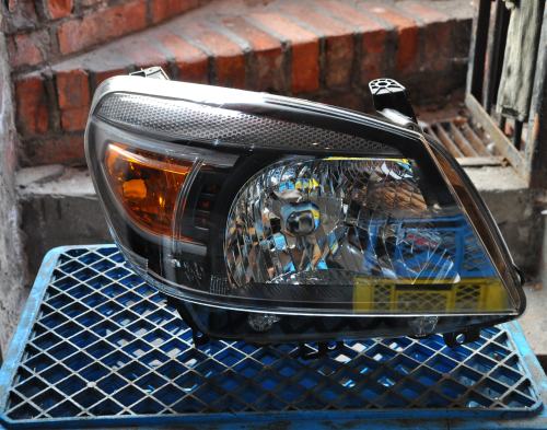 Ford - Ranger - (2009 - 2011) - Oświetlenie / Lampa przednia prawa