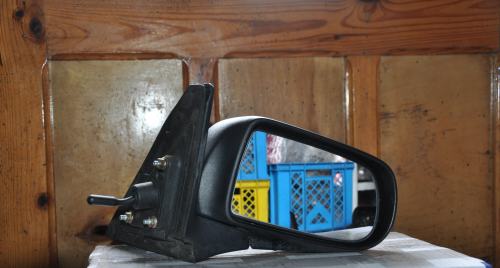 Mazda - 323 F - 5 drzwi - (1998 - 2000) - Lusterka / Prawe ręczne wewnętrznie regulowane