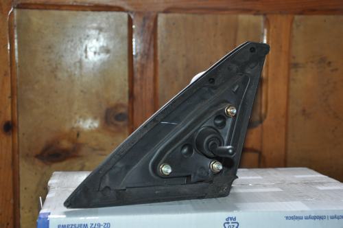 Mazda - 323 F - 5 drzwi - (2000 - 2002) - Lusterka / Prawe ręczne wewnętrznie regulowane