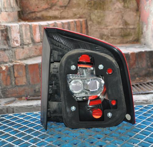 Skoda - Octavia - Kombi - (2008 - 2013) - Oświetlenie / Lampa tylna lewa