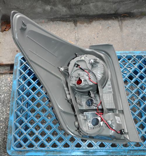 Toyota - Verso - (2009 - 2013) - Oświetlenie / Lampa tylna  prawa