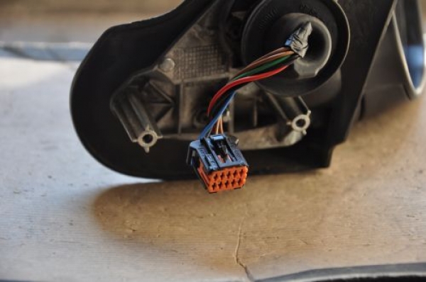 Peugeot - 206 - CC - Cabrio - (2000 - 2003) - Lusterka /  Prawe elektryczne