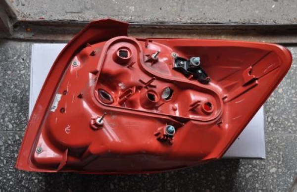 Toyota - Auris - 5 drzwi - (2010 - 2013) - Oświetlenie / Lampa tylna lewa