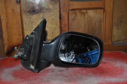 Suzuki - Ignis - (2000 - 2003) - Lusterka /  Prawe elektryczne