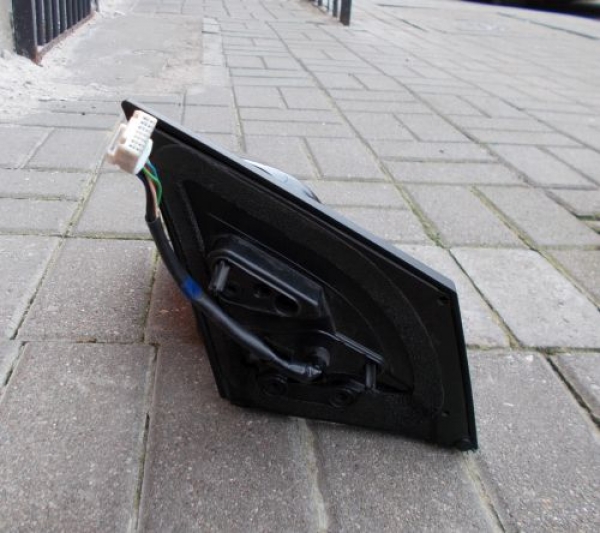 Toyota - Corolla - 4 drzwi - (2013 - 2016) - Lusterka /  Lewe elektryczne