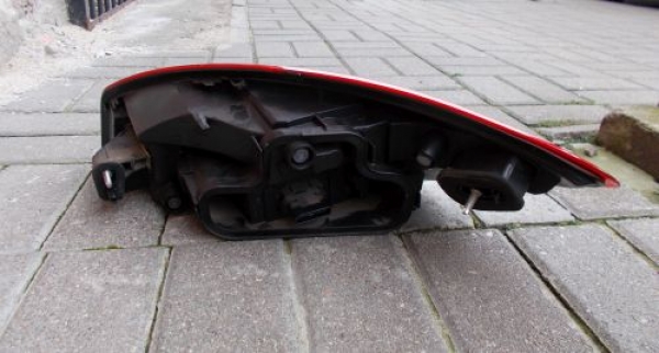 Renault - Megane - Coupe - (2009 - 2012) - Oświetlenie / Lampa tylna lewa