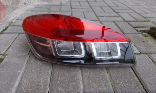 Renault - Megane - Coupe - (2009 - 2012) - Oświetlenie / Lampa tylna lewa