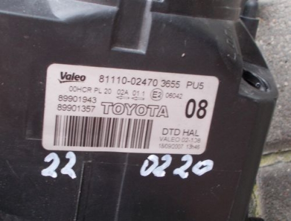 Toyota - Avensis - Kombi - (2006 - 2009) - Oświetlenie / Lampa przednia prawa