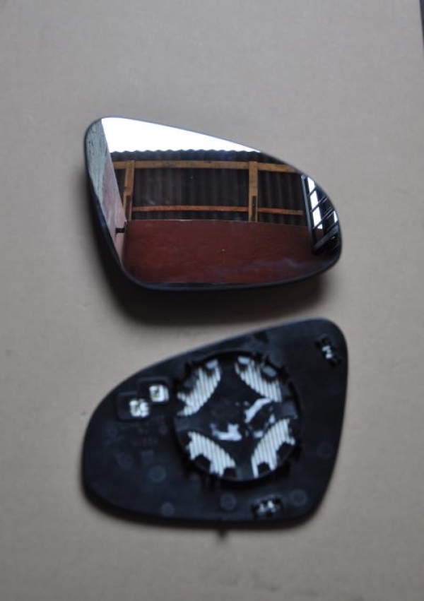 Toyota - Auris - 5 drzwi - (2015-) - Lusterka / Wkład prawego elektrycznego