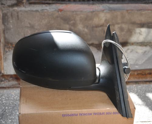 Skoda - Fabia - 5 drzwi - (2007 - 2010) - Lusterka / Prawe ręczne wewnętrznie regulowane