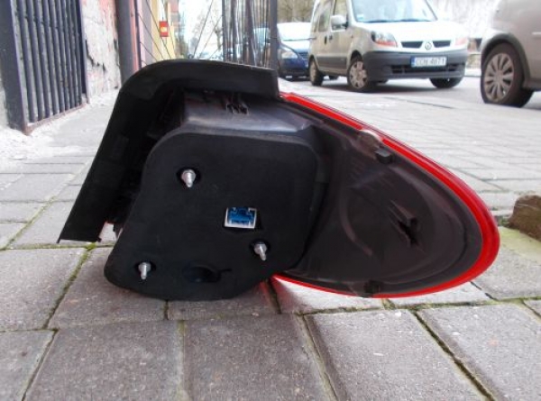 Mercedes-Benz - B-Klasa - W246 - (2014-) - Oświetlenie / Lampa tylna lewa