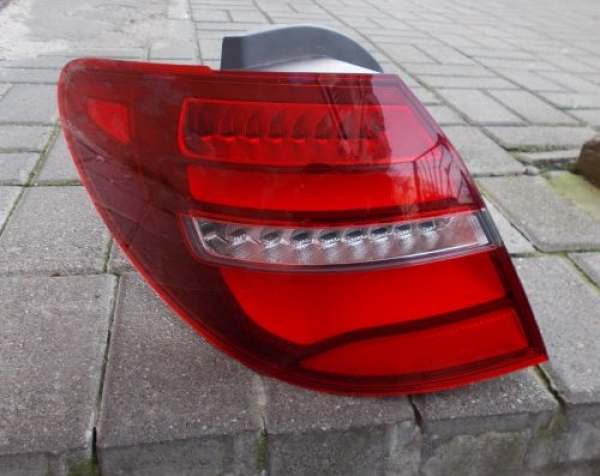 Mercedes-Benz - B-Klasa - W246 - (2014-) - Oświetlenie / Lampa tylna lewa